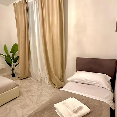 Golden Luxury - San Giovanni - 10 Min To Basilica Of San Giovanni - 25 Min To Colosseum شقة